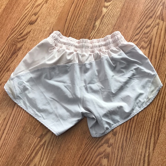 Lululemon Hotty Hot shorts high rise size 4 - Picture 2 of 6